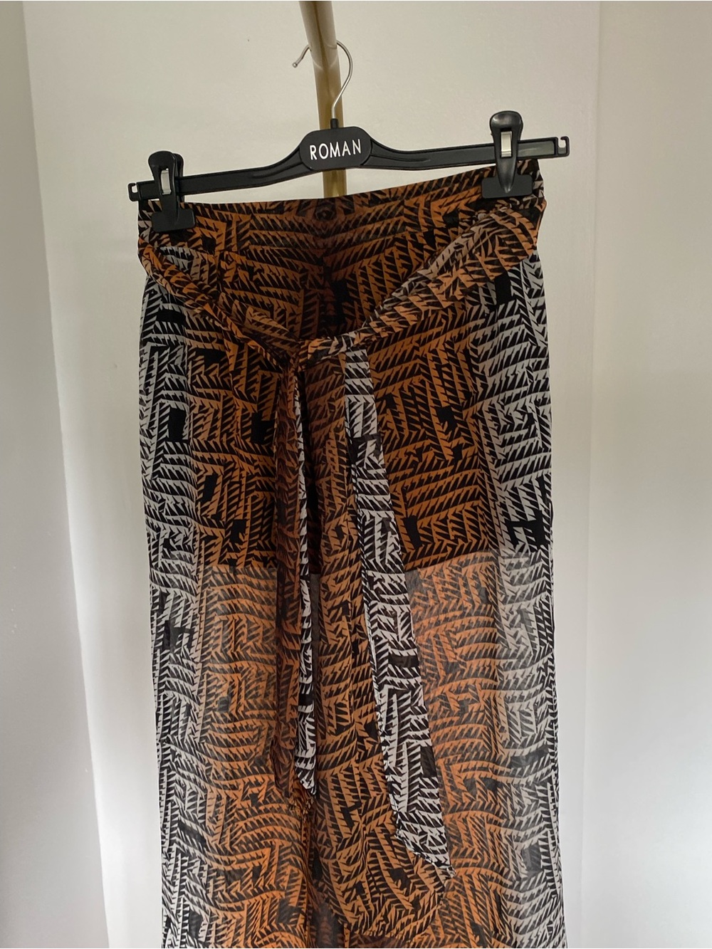 Bebe Sheer Printed Chiffon Overlay Pants with Built-In Shorts Size 2 - Picture 6 of 13